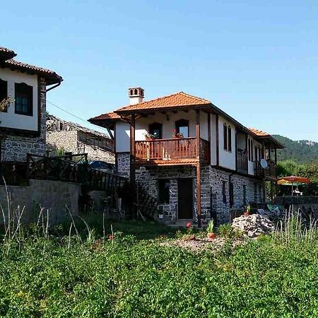 Semana Guesthouse Vrata Ngoại thất bức ảnh
