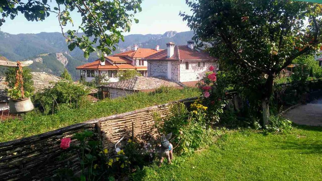 Semana Guesthouse Vrata Ngoại thất bức ảnh
